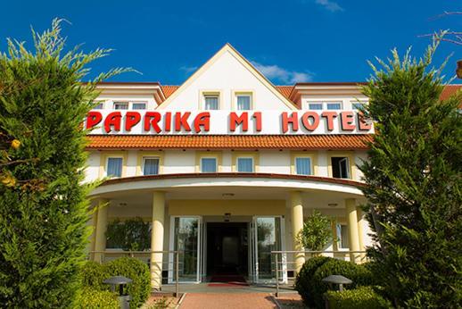 Paprika M1 Hotel Hegyeshalom Exteriör bild