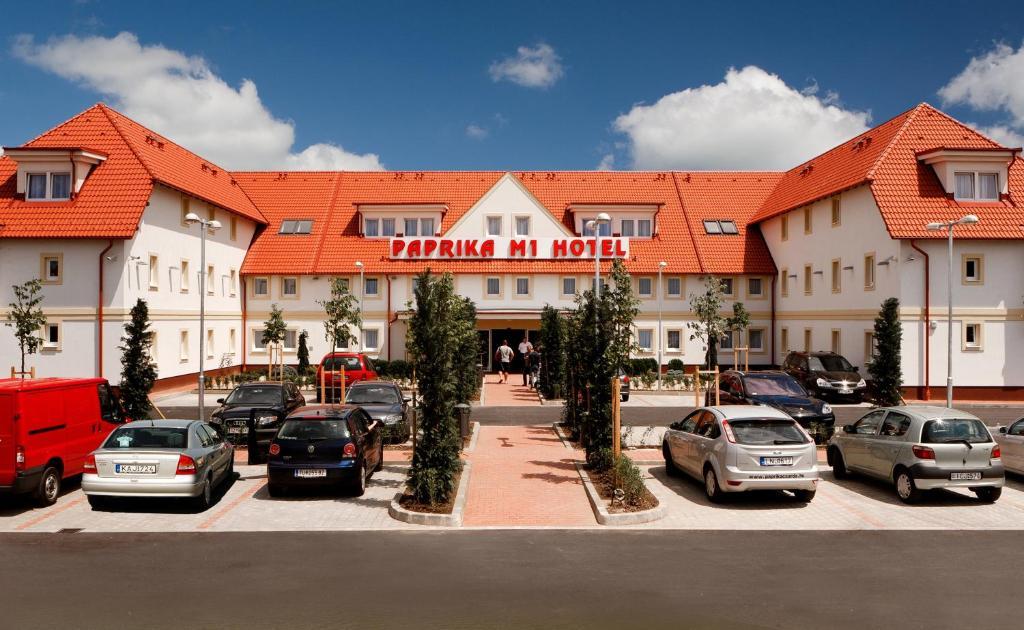 Paprika M1 Hotel Hegyeshalom Exteriör bild